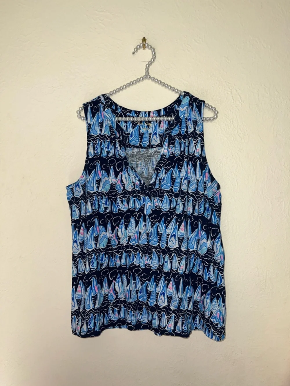 Lilly Pulitzer L dev low tide navy blue sails & stripes top - Picture 1 of 4